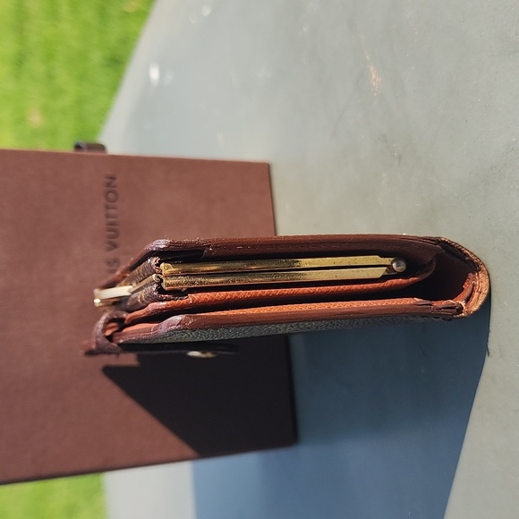 Authentic Louis Vuitton kisslock wallet - Picture 5 of 15